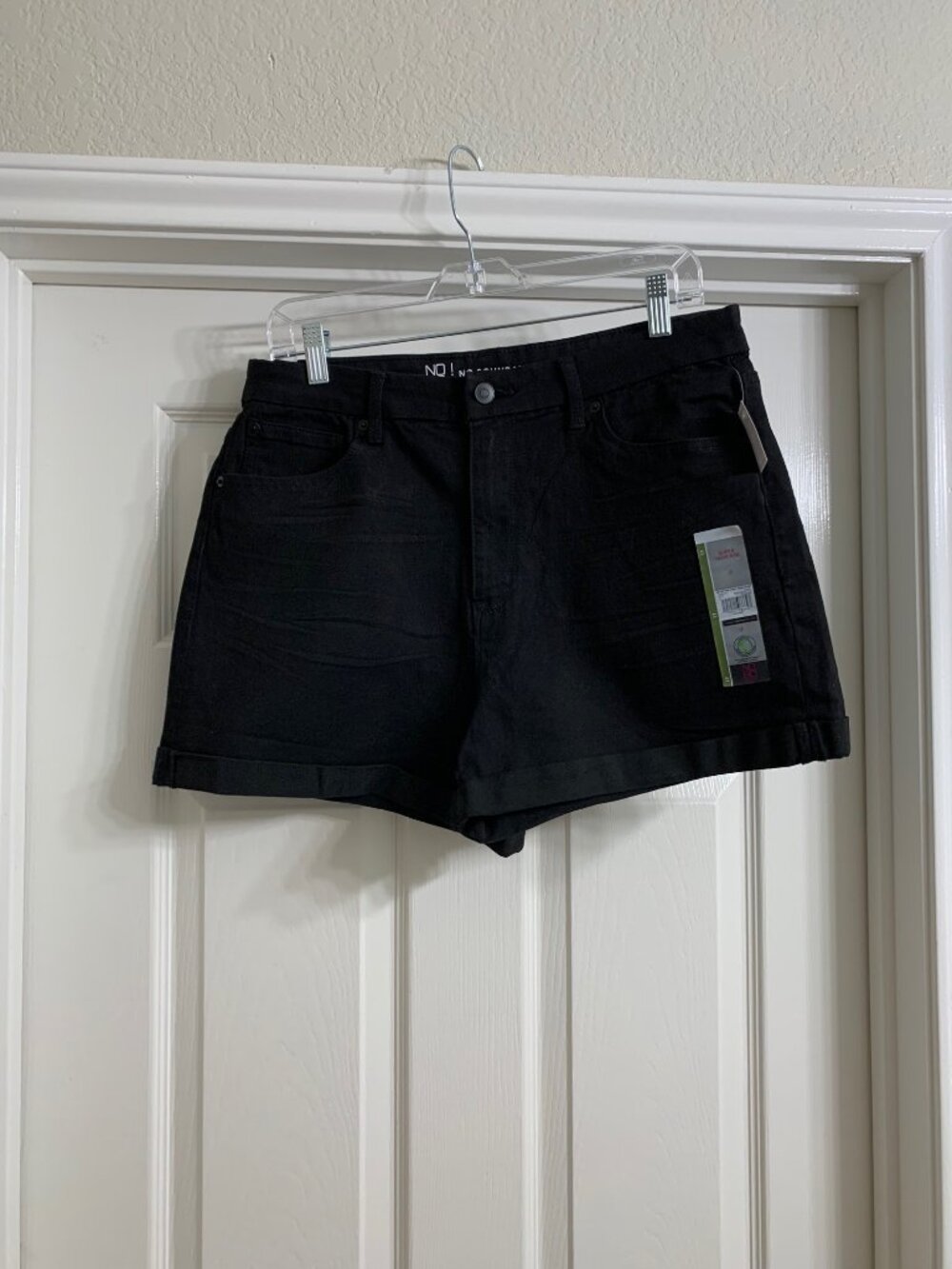 No Boundaries Black Denim Shorts, Size 17 Juniors (NWT)